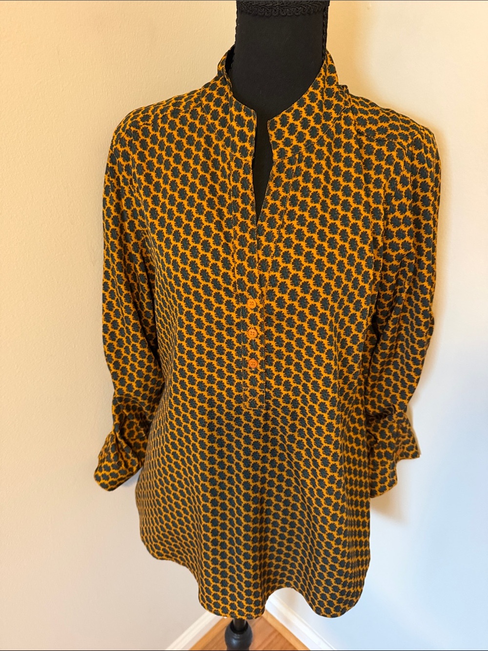 Mandarin-Collar Patterned Tunic in Mustard and Black
